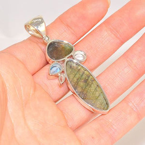 Sterling Silver 16.9-Carats Labradorite, 1-Carats Blue Topaz, 0.2-Carats White Topaz and Freshwater Pearl Pendant