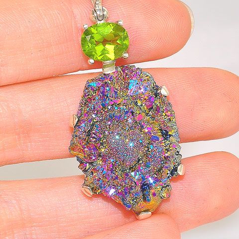 Sterling Silver Chalcedony Druzy and 1.8-Carats Peridot Pendant