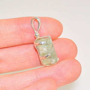 Sterling Silver 10.8 Carats Aquamarine Crystal Delicate Pendant