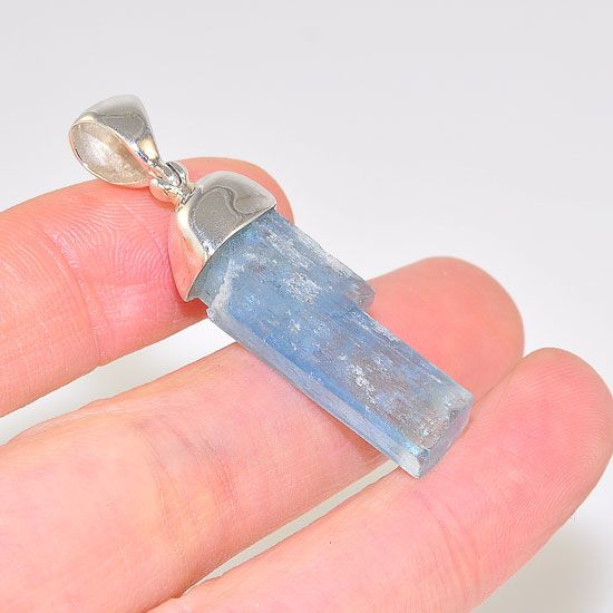 Sterling Silver 19.1 Carats Aquamarine Crystal Pendant