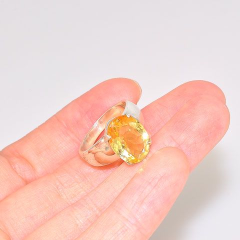 Sterling Silver 3-Carat Citrine Oval Ring