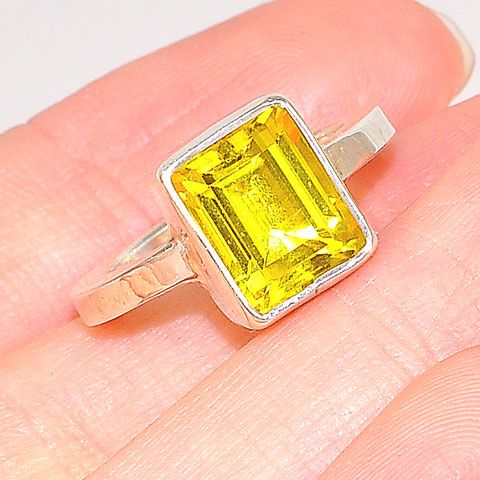 Sterling Silver 1.4-Carat Citrine Step Cut Rectangle Ring