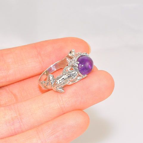 Sterling Silver Carved Frogs Supporting Amethyst Ring