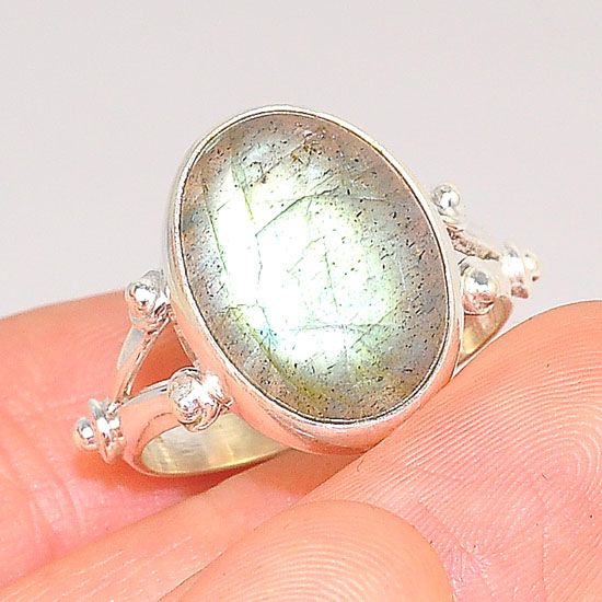 Sterling Silver India Labradorite Delicate Oval Ring (Size 7.5)