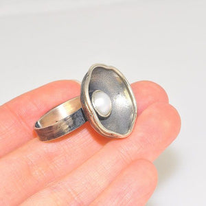 Oxidized Sterling Silver Freshwater Pearl Centered Bowl Medallion Ring 