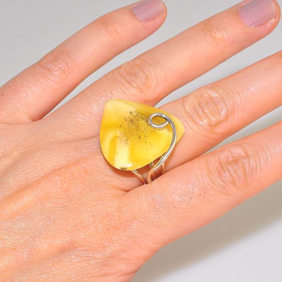 Sterling Silver Baltic Butterscotch Amber Gemstone Ring